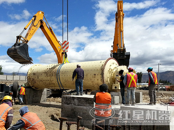 2.1米??4.5球磨機生產(chǎn)現(xiàn)場 2.1米??4.5球磨機生產(chǎn)現(xiàn)場