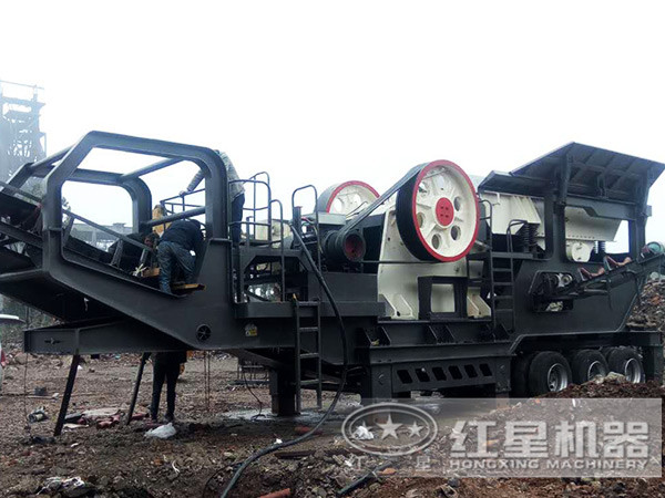 小型可移動式石頭粉碎機(jī)生產(chǎn)現(xiàn)場 小型可移動式石頭粉碎機(jī)生產(chǎn)現(xiàn)場