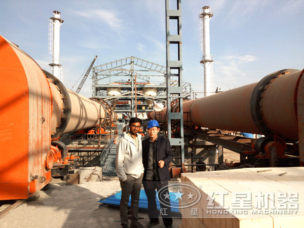 回轉(zhuǎn)窯作業(yè)現(xiàn)場 回轉(zhuǎn)窯作業(yè)現(xiàn)場